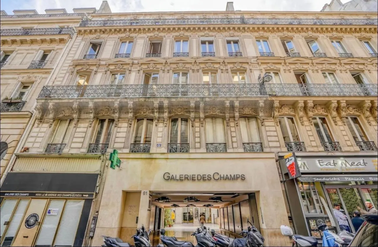 Luxury Villa Champs Elysees 파리 아파트